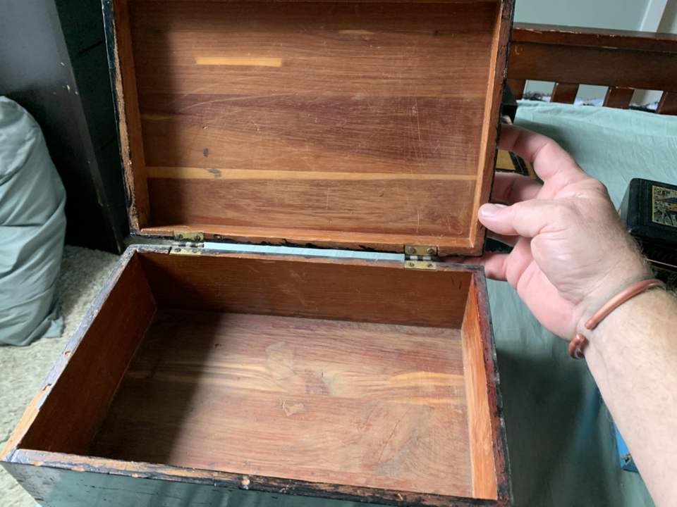 Old wooden box thumbnail