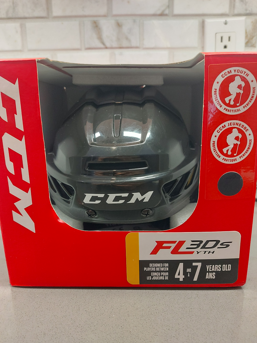 Hockey helmet - youth thumbnail