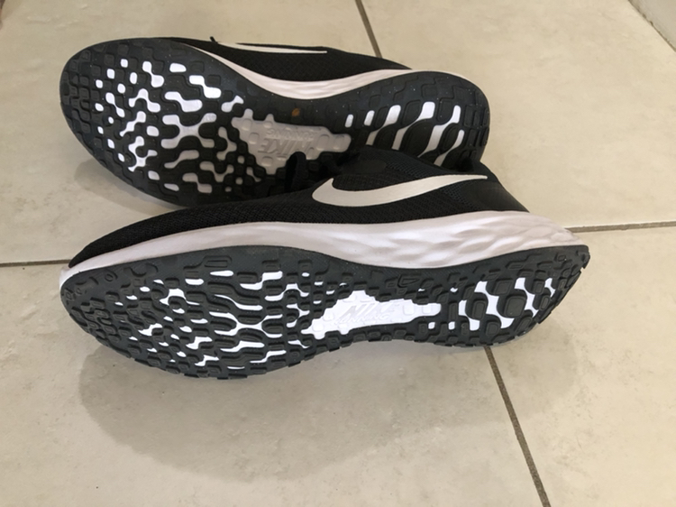 Women’s Nike Revolution 6 Running Shoes - photo 4