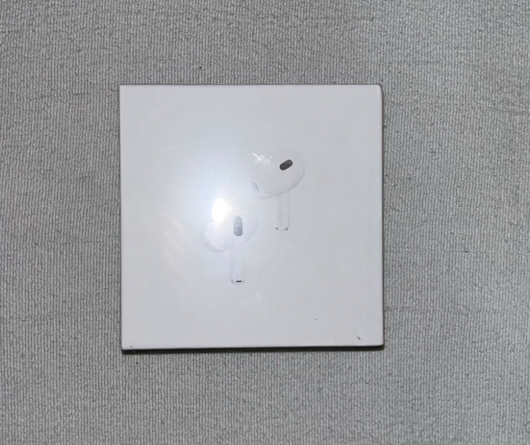 (ACCEPTING HIGHEST OFFER)AirPods Pro (2nd Gen) - photo 2