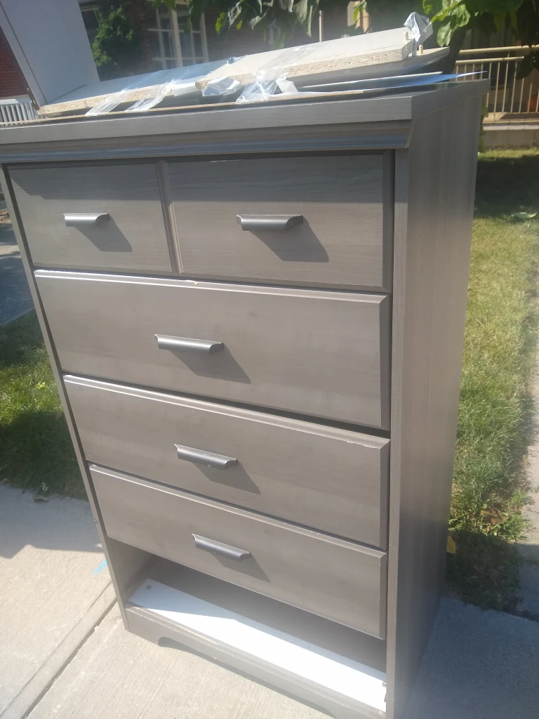 5drawer grey chest