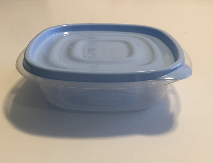 Rubbermaid container 669ml