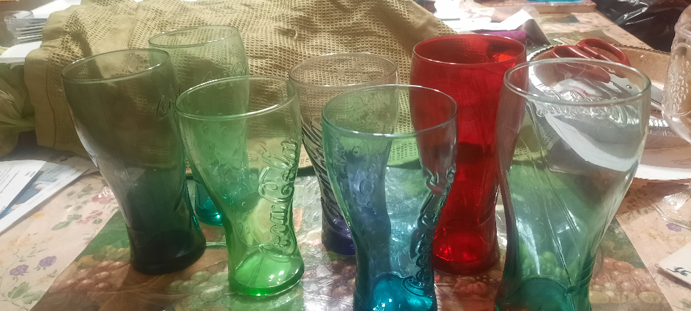 7 beautiful collectable coke glasses 5.00 each or for25.00 - photo 2