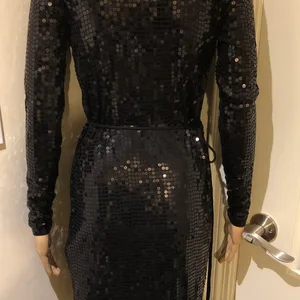 Women's Designer Michael Kors Sequin Wrap Dress Size XS/S | Karrot Women's Designer Michael Kors Sequin Wrap Dress Size XS/S | Karrot