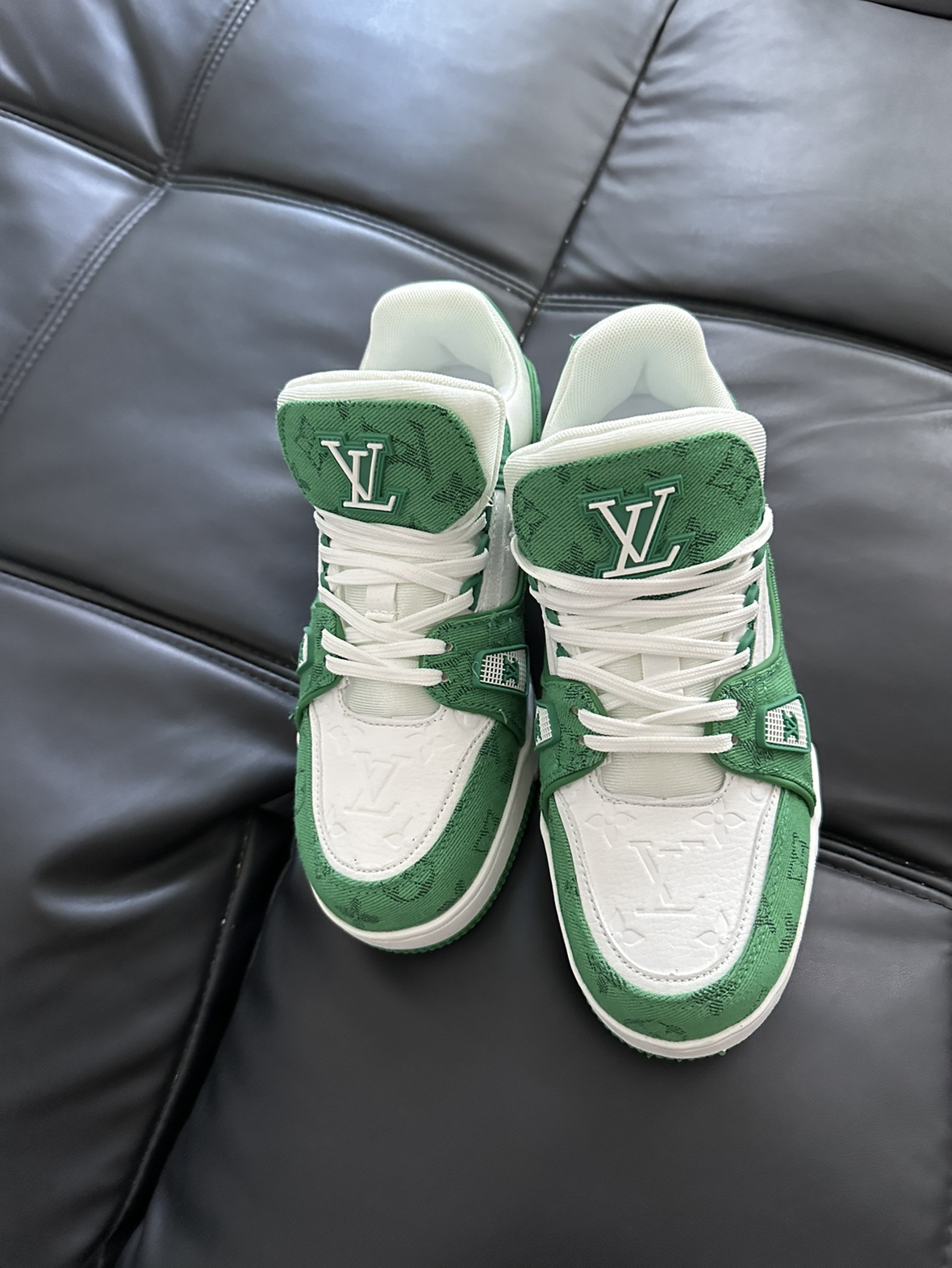Lv
