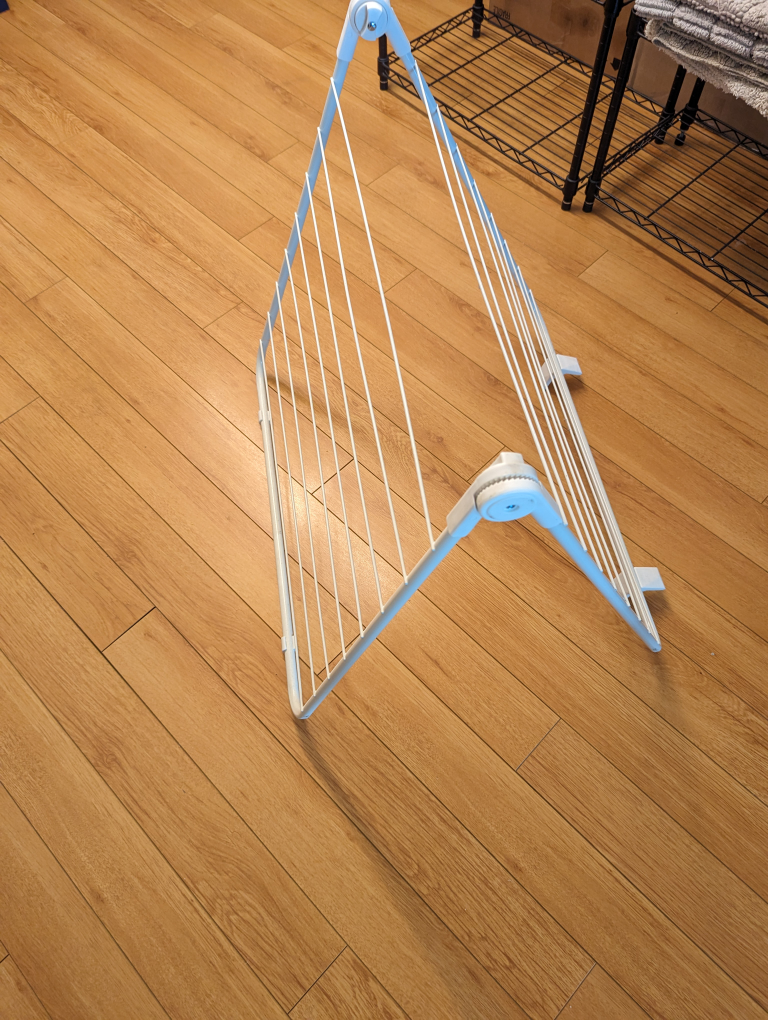 over the tub clothes drying rack