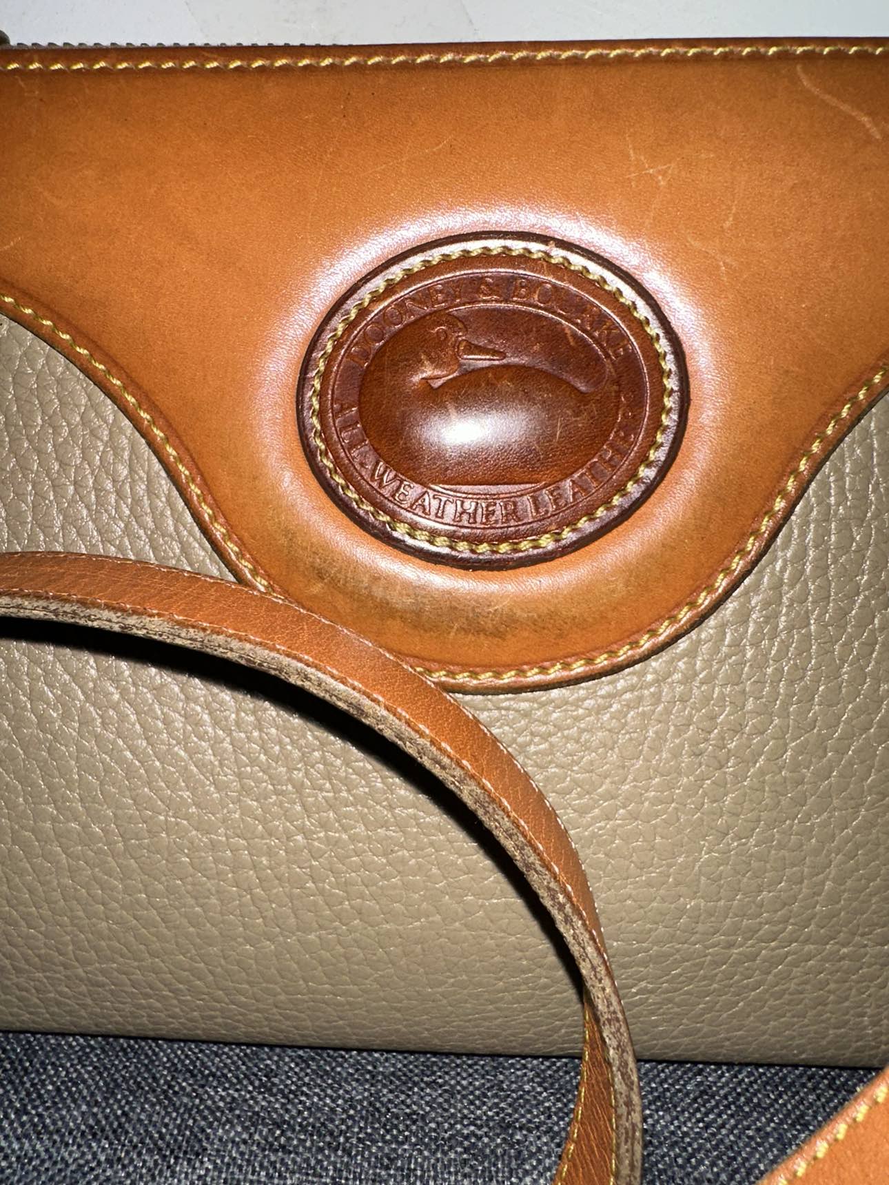 Dooney & Bourke image indicator(2)