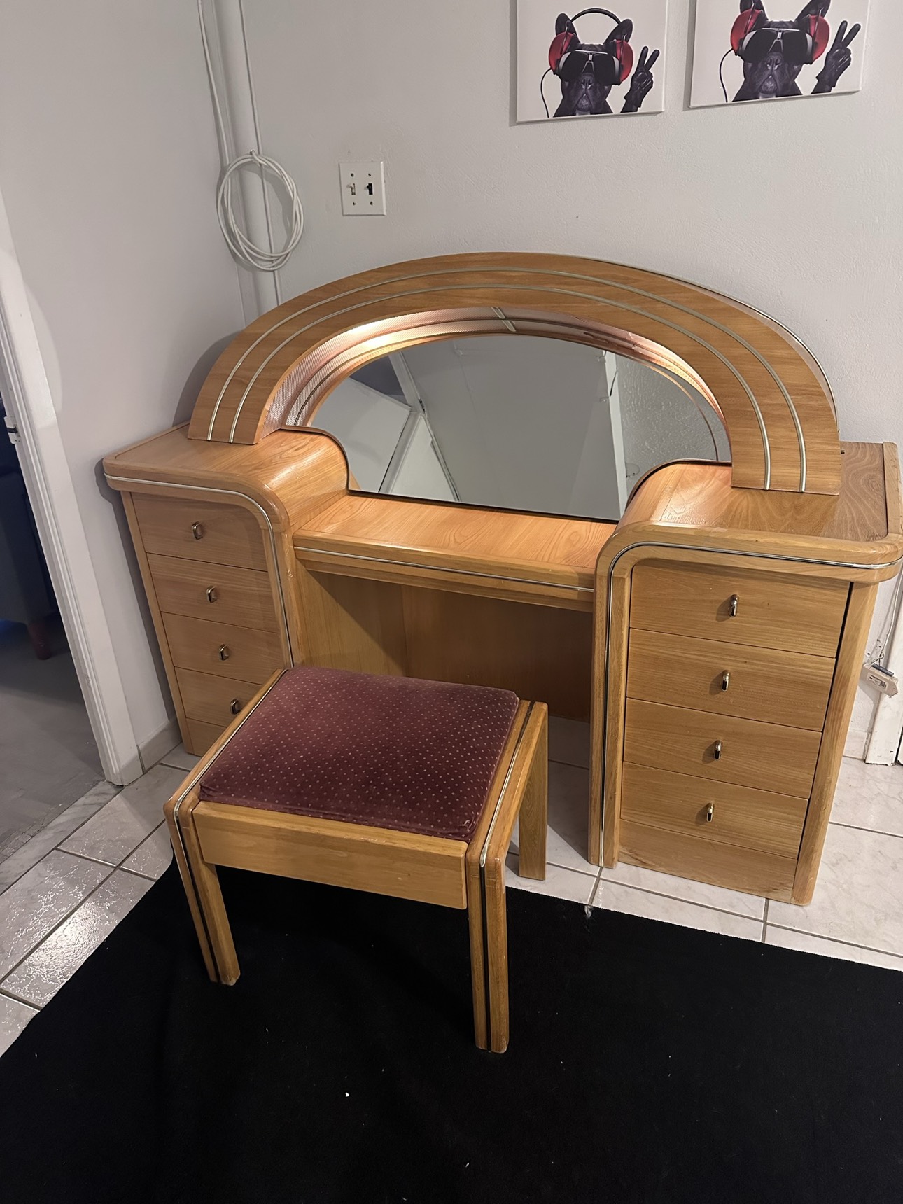 Vintage Vanity thumbnail