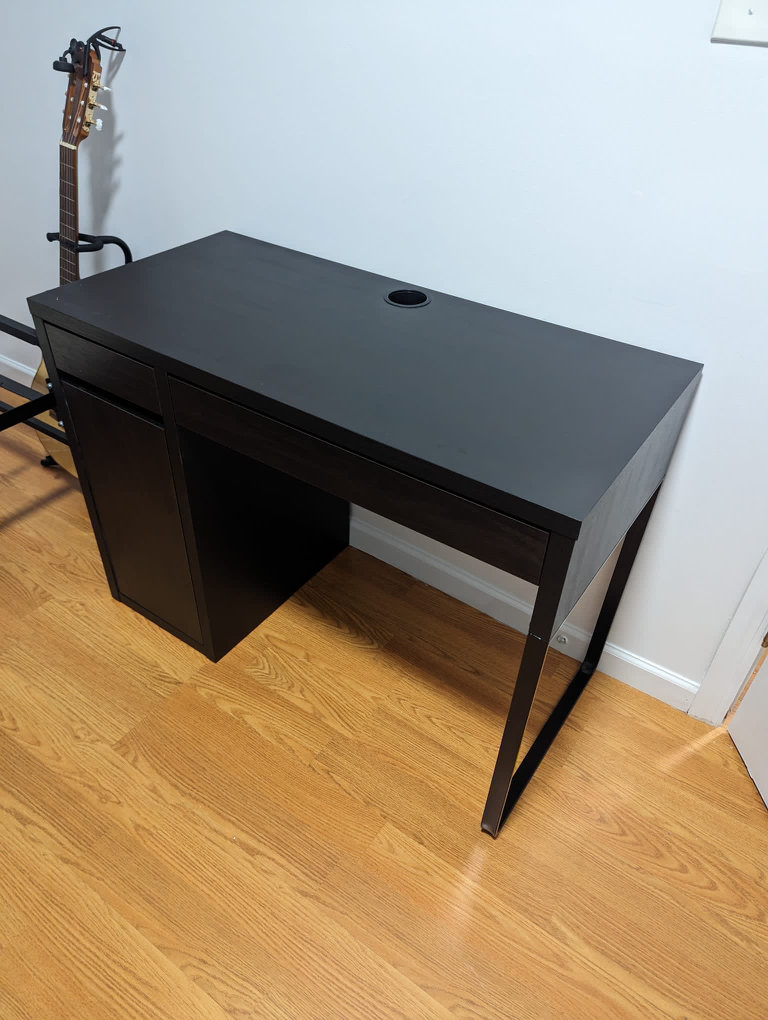 IKEA desk 5 months old, not used. - photo 3