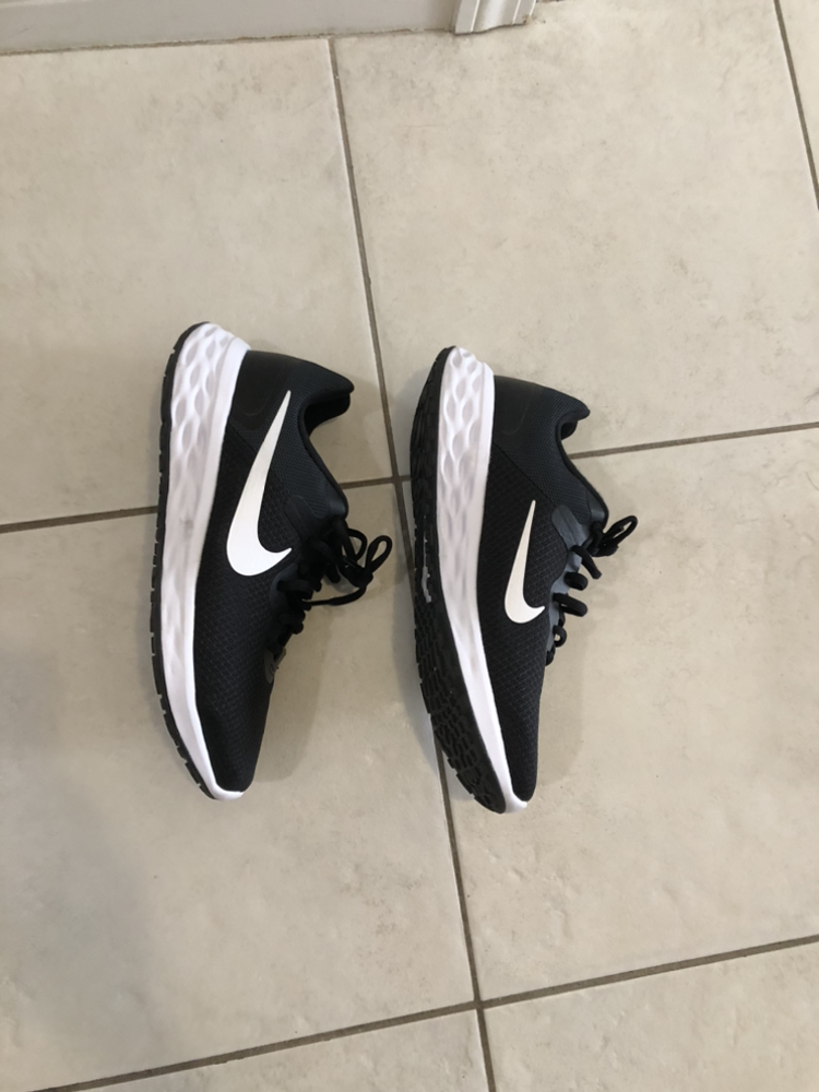 Women’s Nike Revolution 6 Running Shoes - photo 2