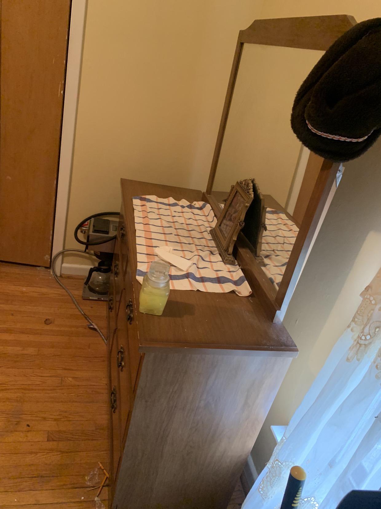 Wooden dresser and a mirror - photo 3