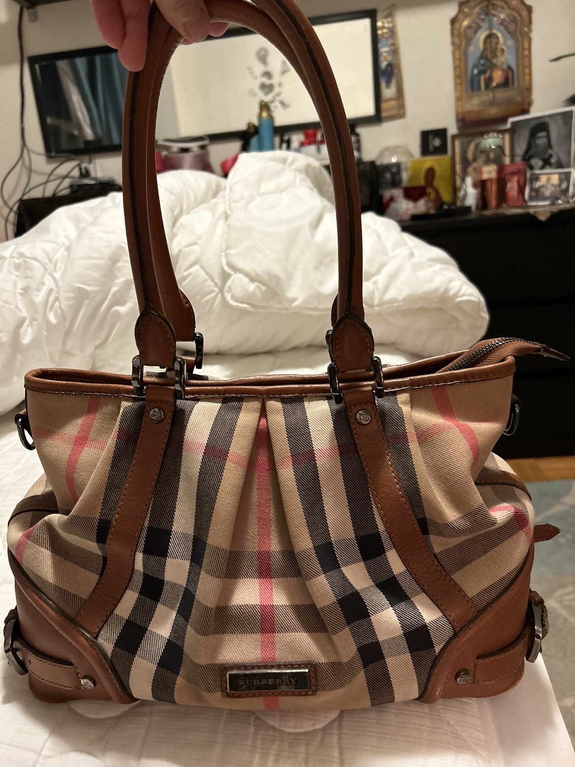 Burberry purse thumbnail