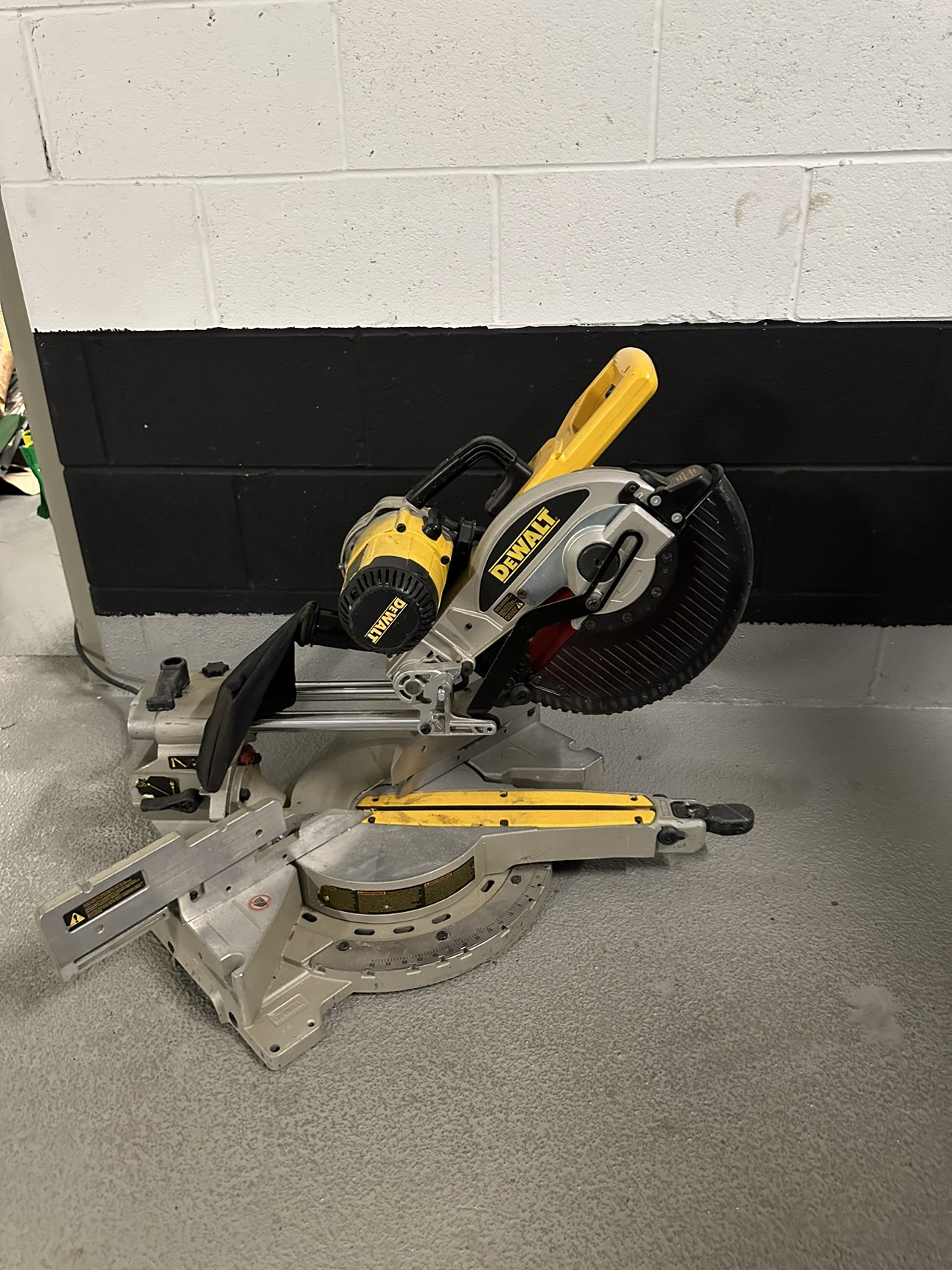 DEWALT MITRE SAW thumbnail