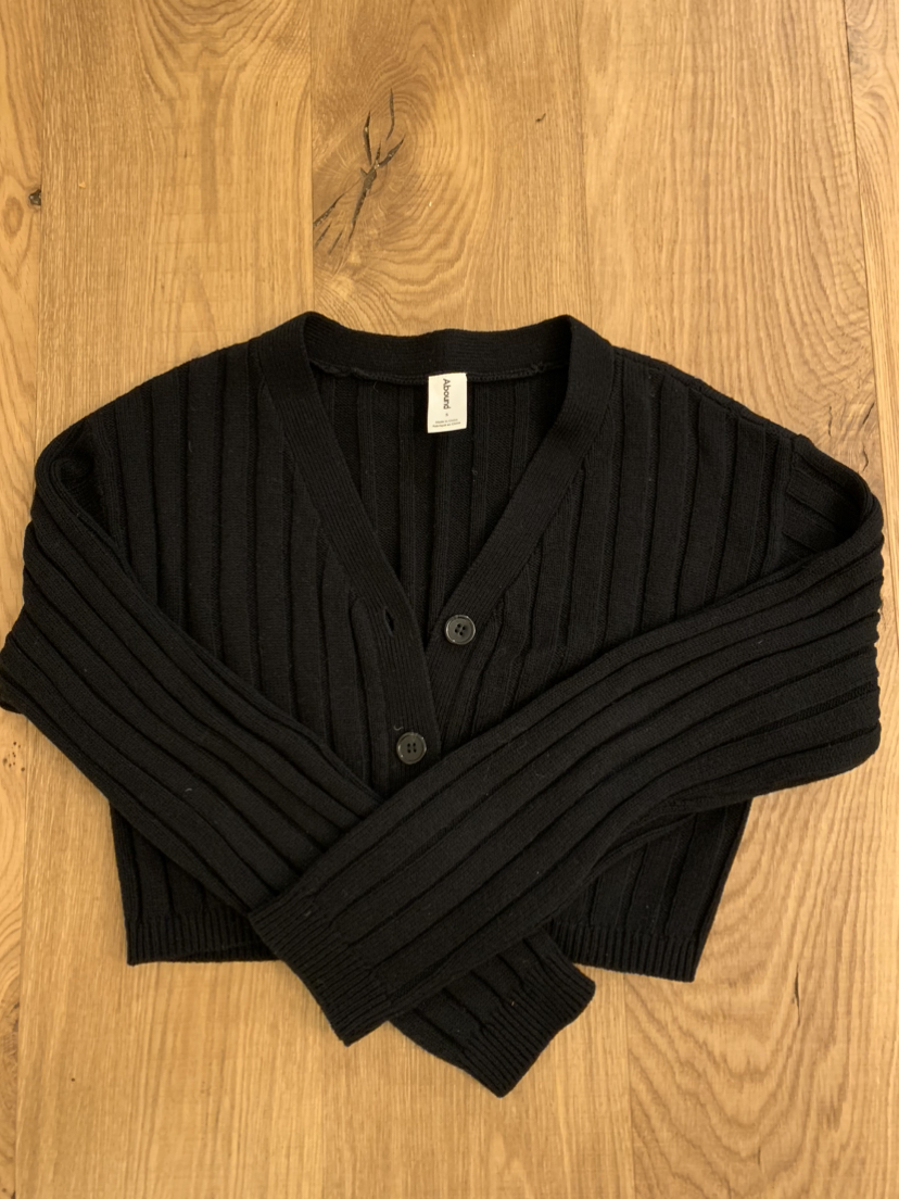 2 cropped cardigans! - photo 2