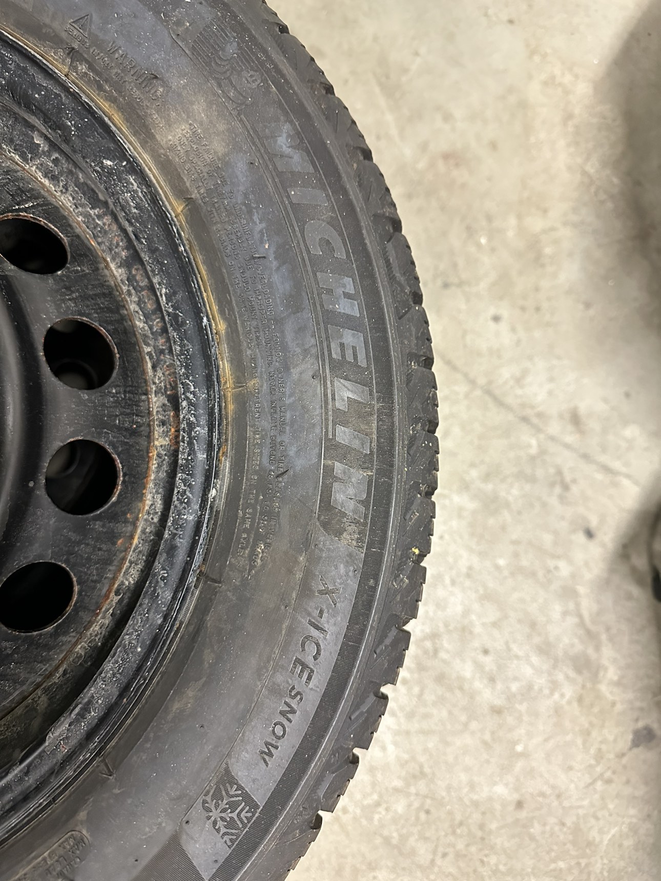 4 x Michelin X-ICE snow tires on Rim in excellent condition - photo 4