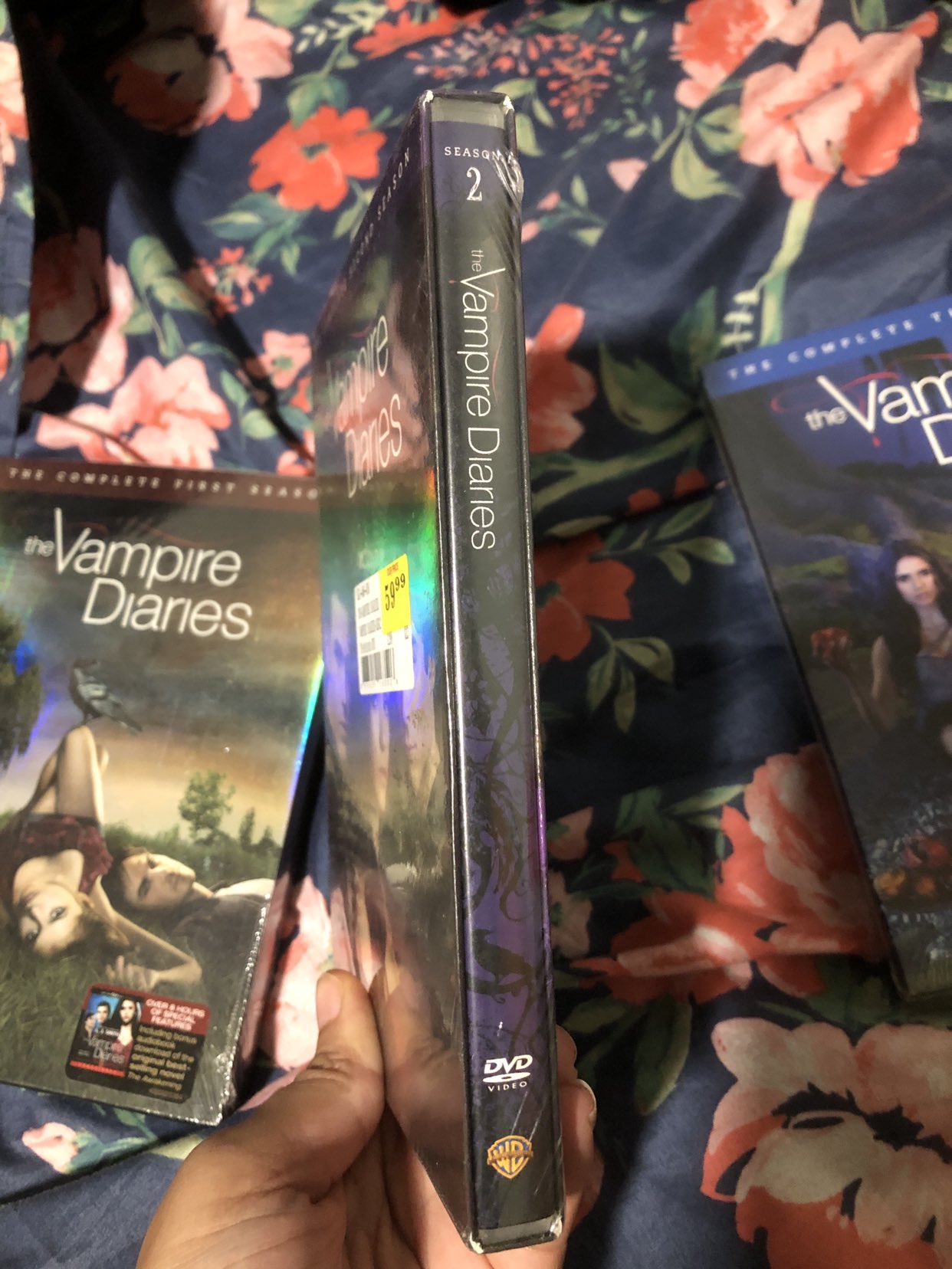 🏒 three seasons (vampire diaries) dvds image indicator(2)