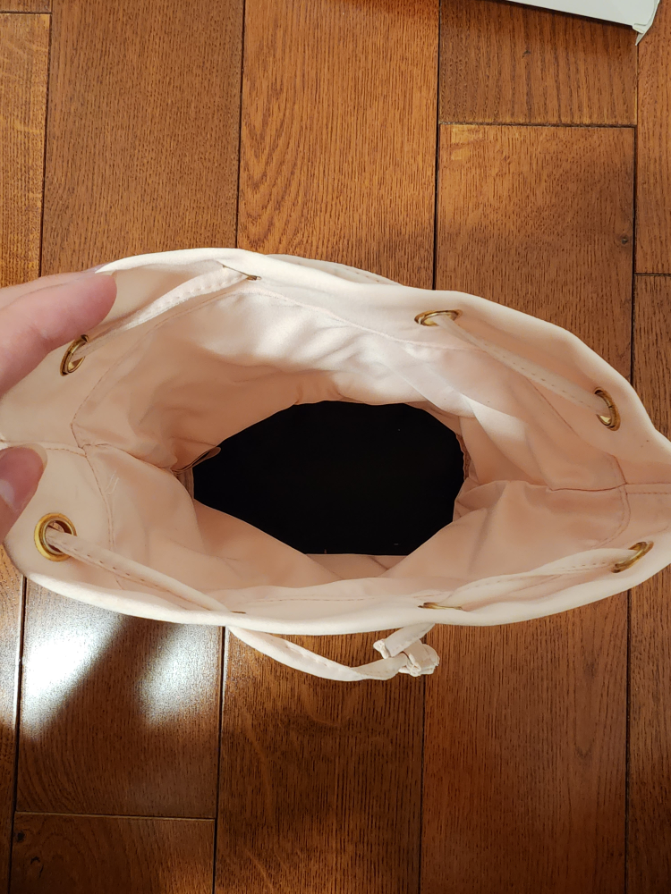 Prada CANDY cosmetic pouch image indicator(4)