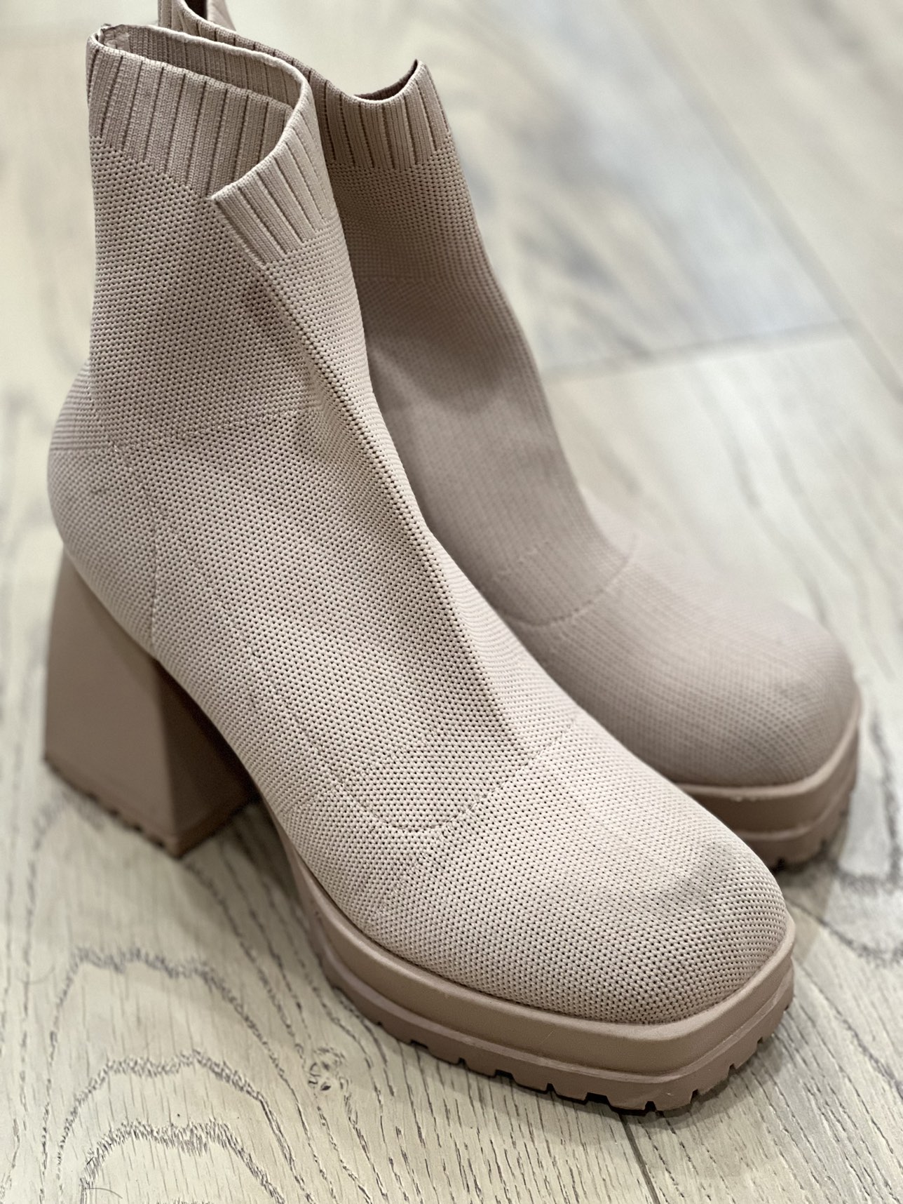 Heels/ women’s shoes image indicator(2)