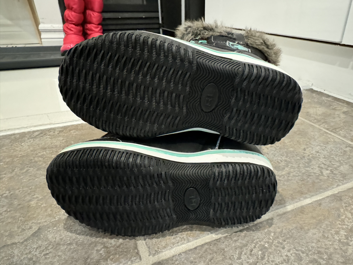 Brand New with Tags Boys Snow boots size 11 - photo 5