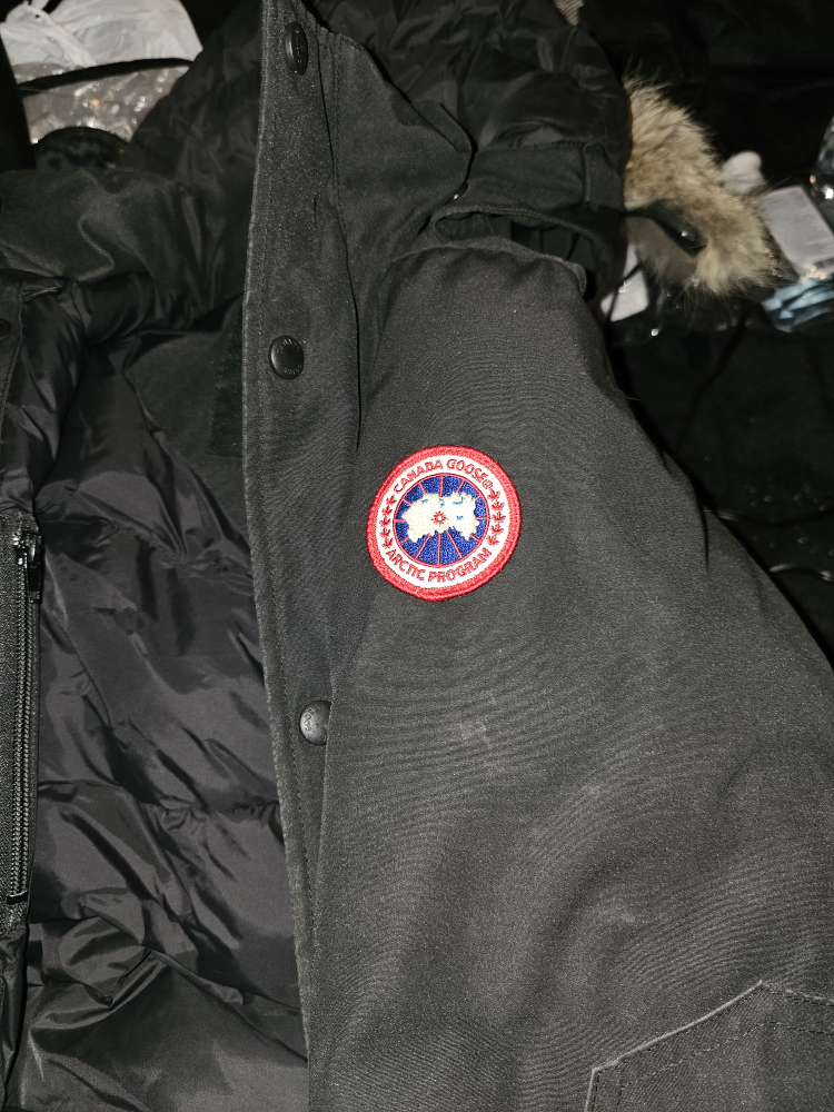 Black Canada Goose Jacket Youth 14-16 - photo 3