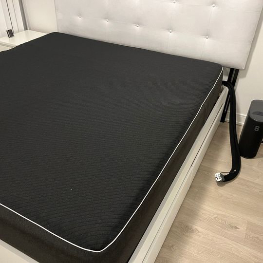 Moving Sale - Premium King Size Eight Sleep Mattress - photo 3
