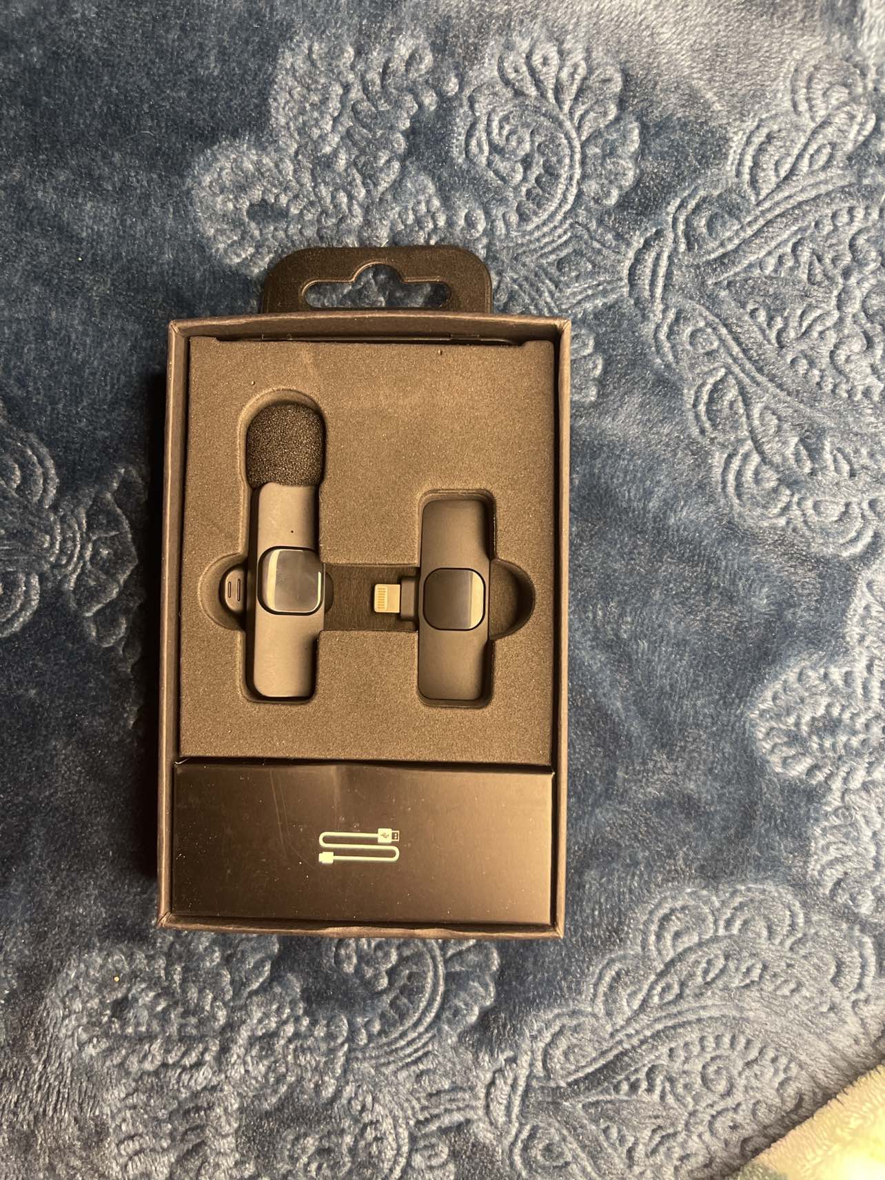 iPhone compatible Wireless Microphone image indicator(2)