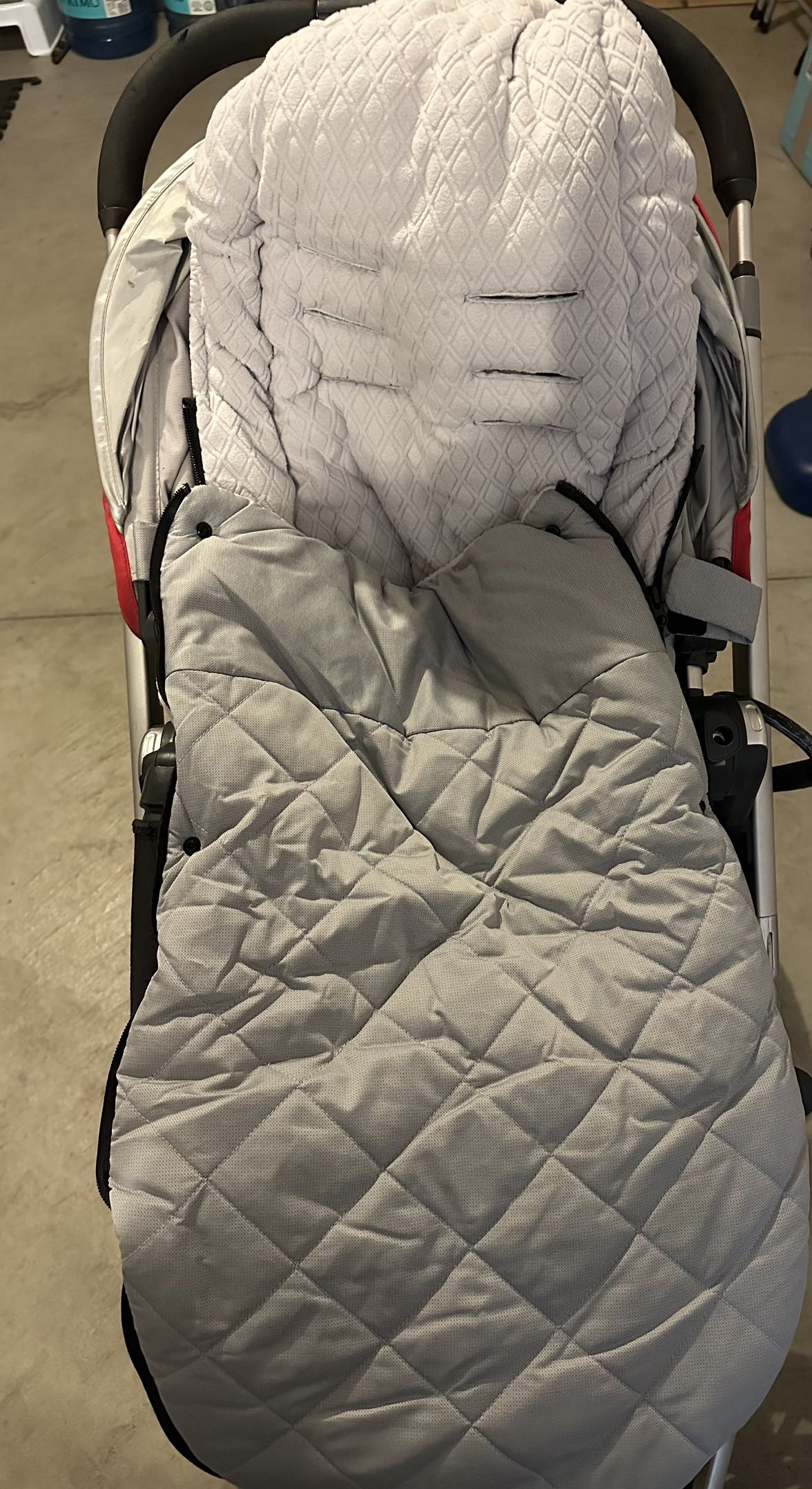 Uppababy vista stroller and car seat - photo 4
