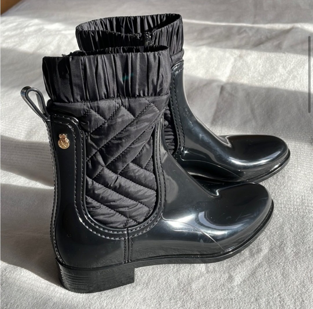 rain boots