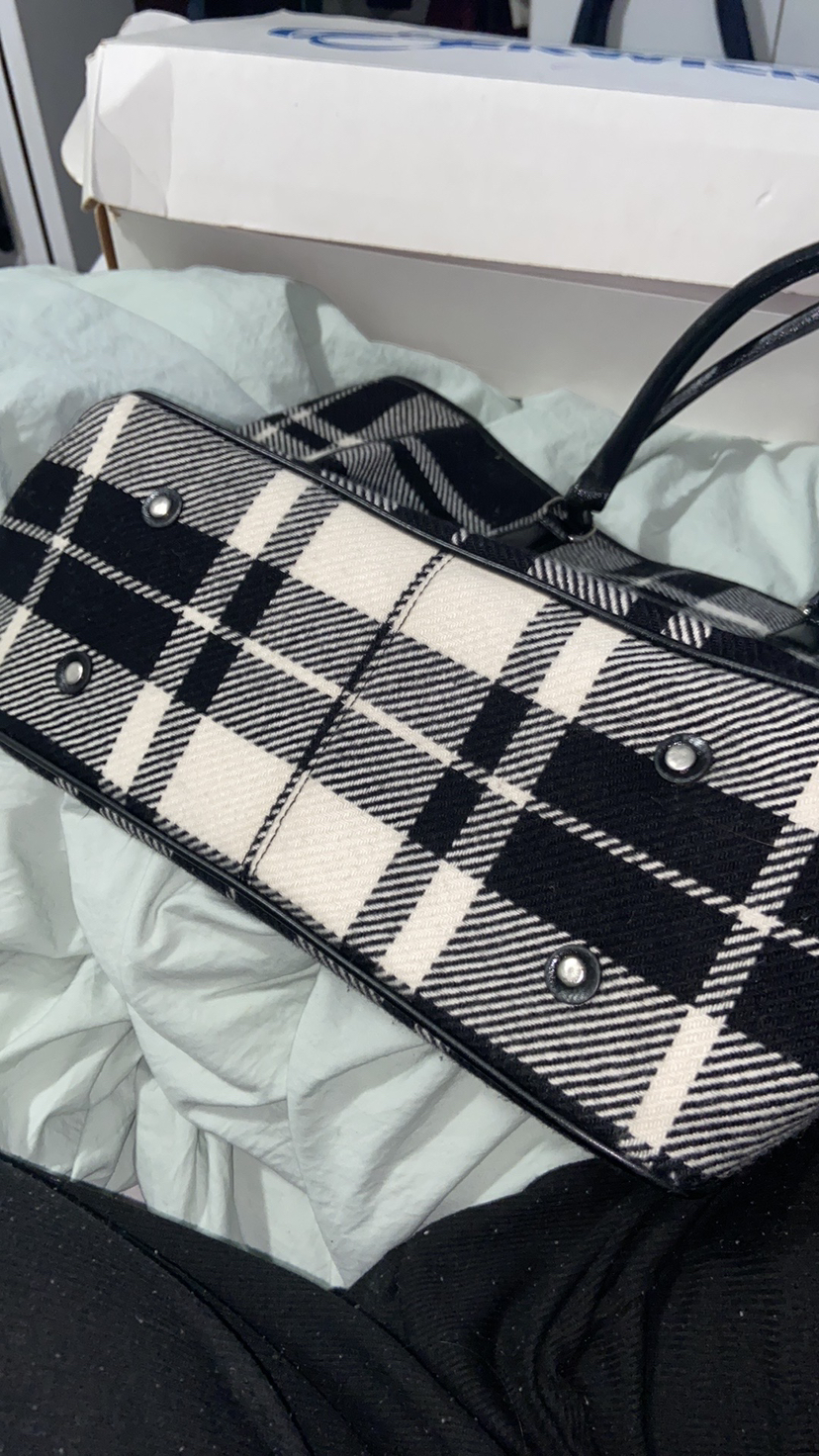 Banana Republic Large Purse image indicator(2)