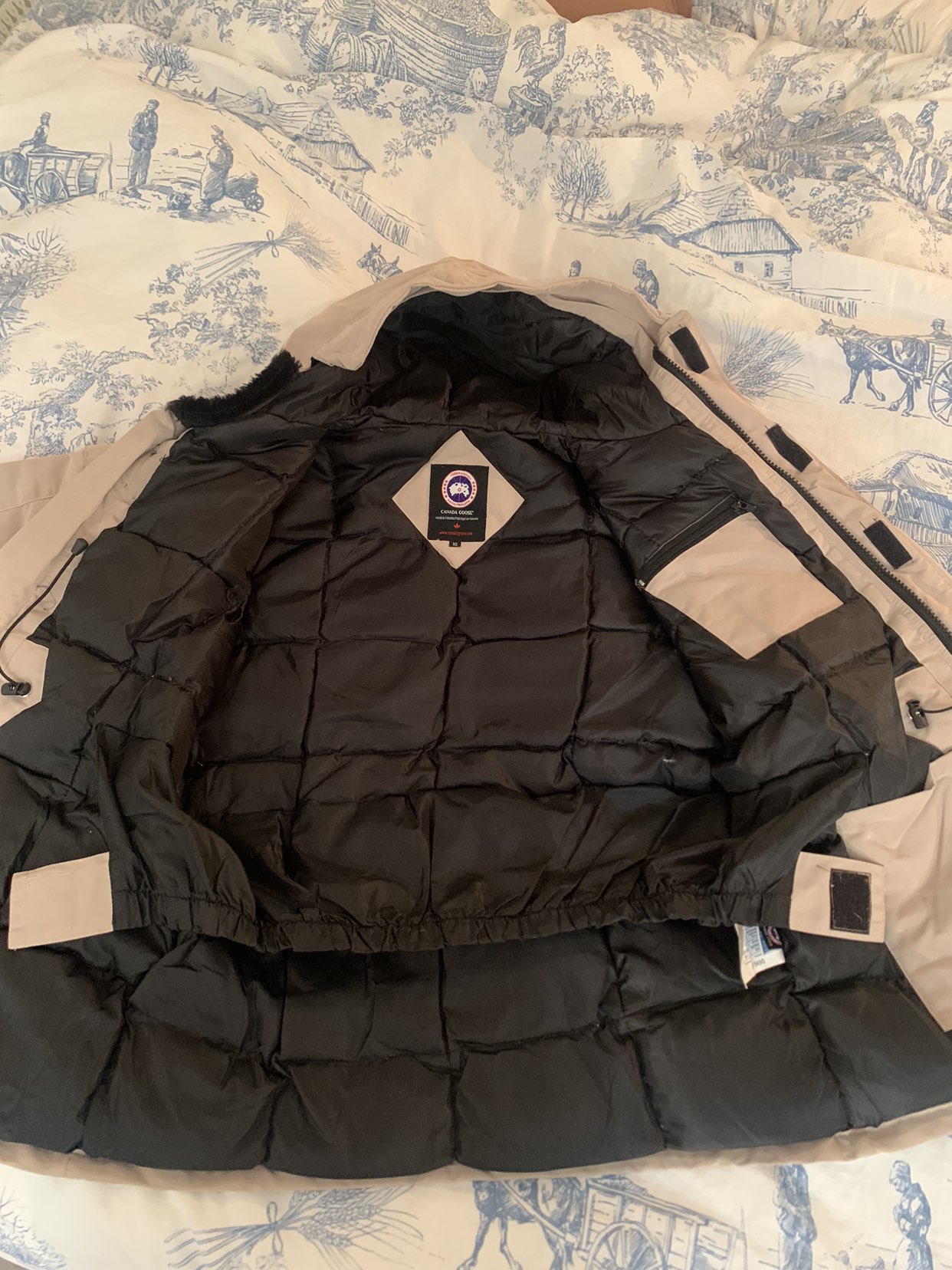 Canada goose jacket women szM / men’s sz xs - photo 2