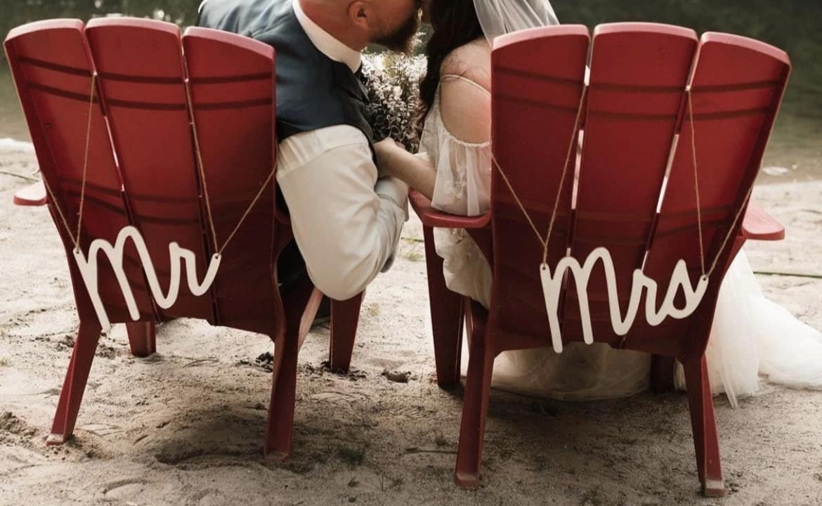 Mr & Mrs Wedding Signs - photo 3
