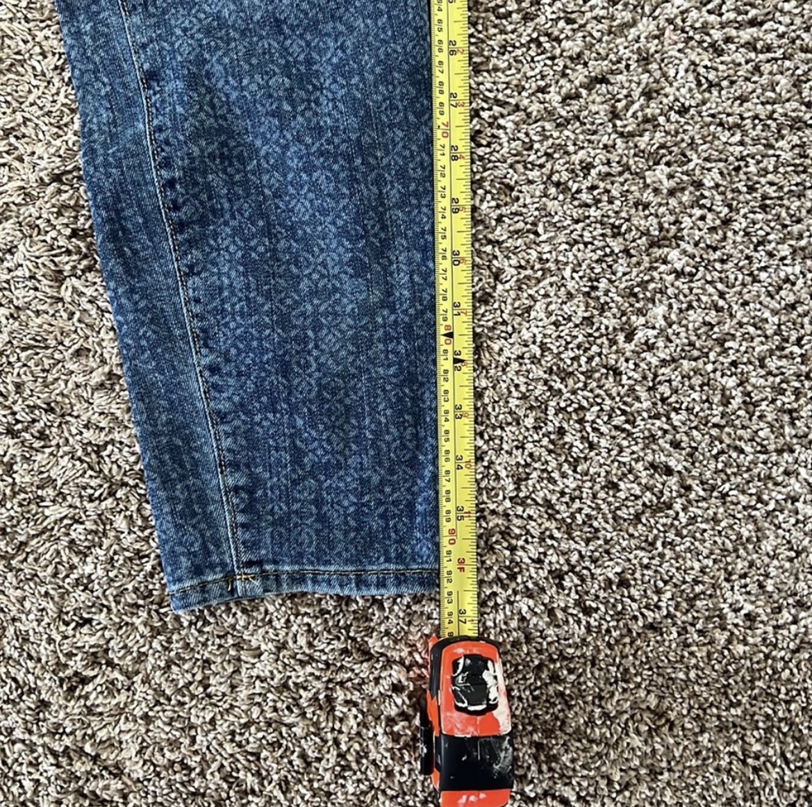 Eddie Bauer ankle cut jeans image indicator(6)