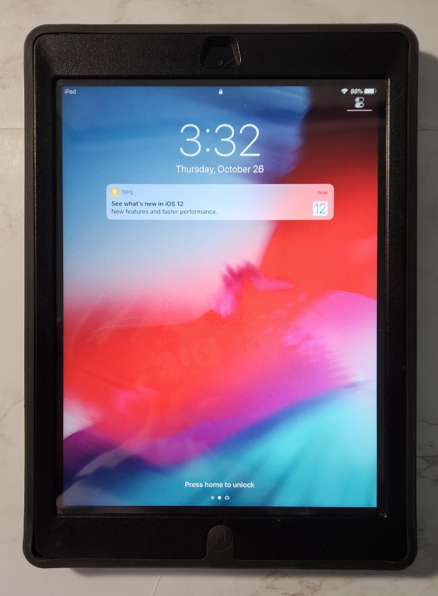 iPad Air 32GB + Otterbox Case thumbnail
