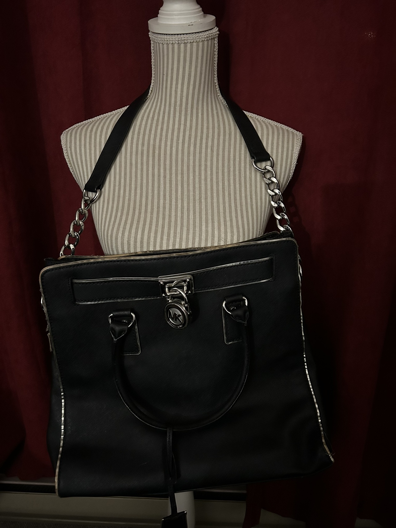 Authentic Micheal Kors big bag image indicator(4)