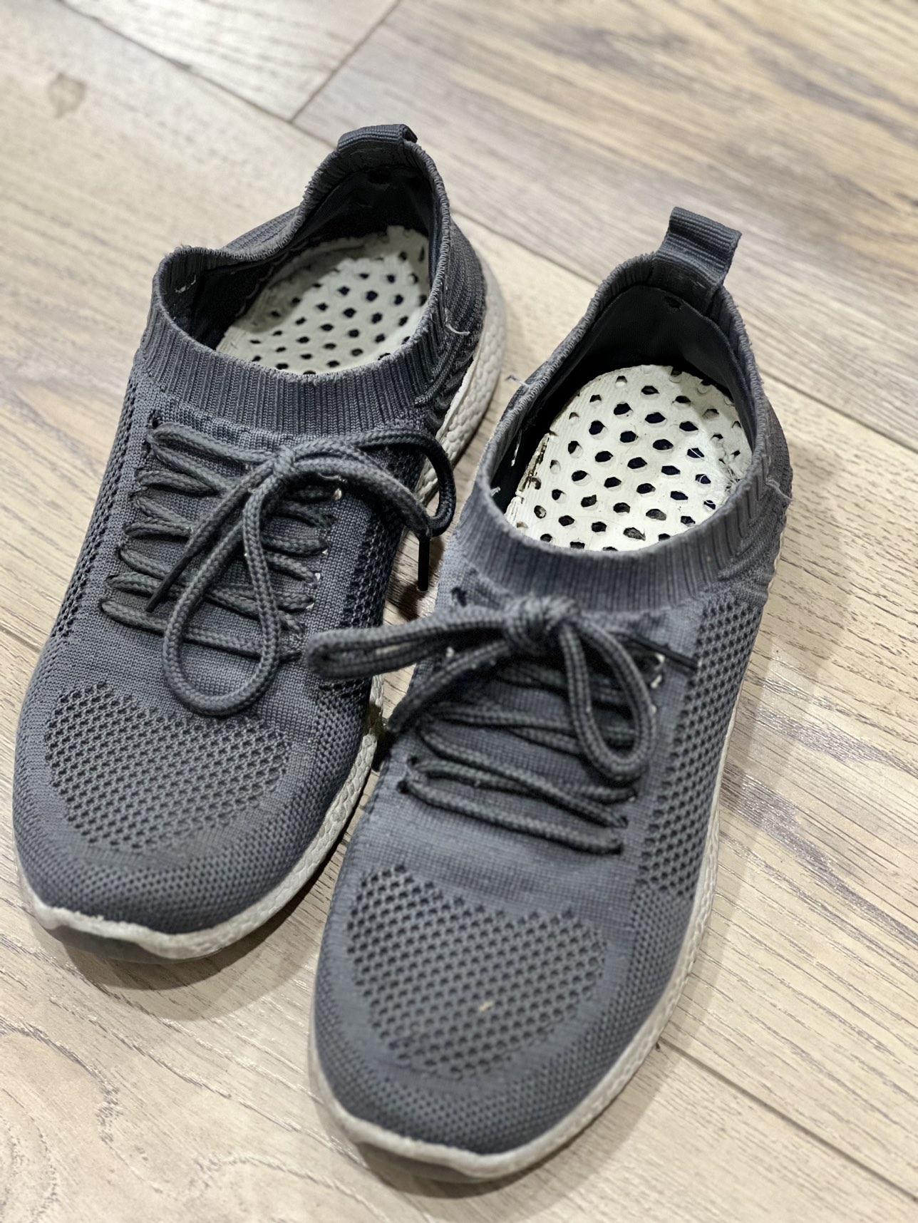 Random shoes thumbnail