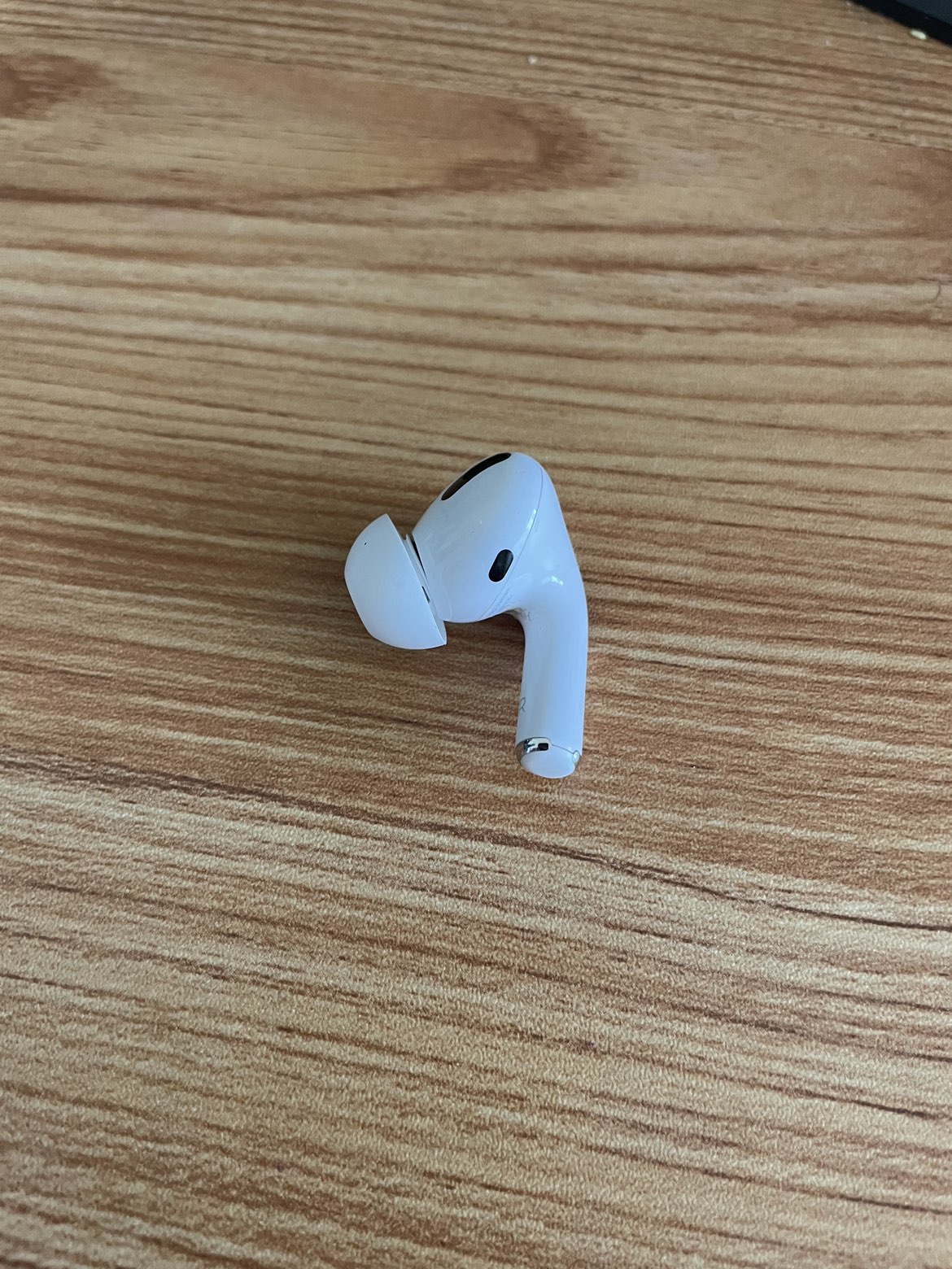 AirPods Pro right side gen 1