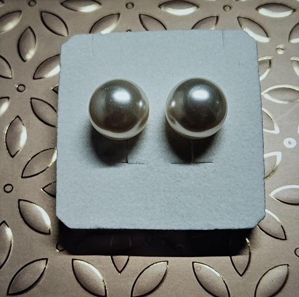 giftable, new - titanium post pearl stud earrings