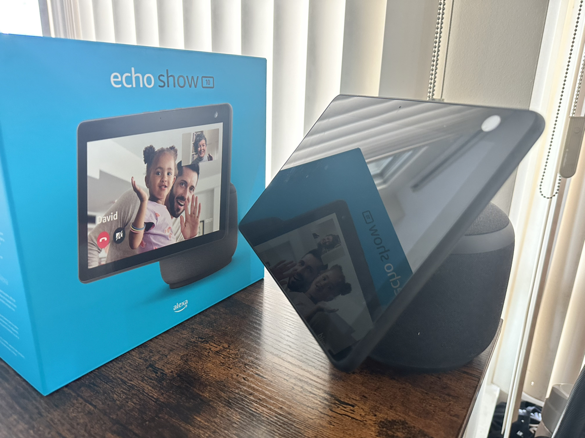 Echo Show 10 (3rd Gen) | with Alexa Charcoal