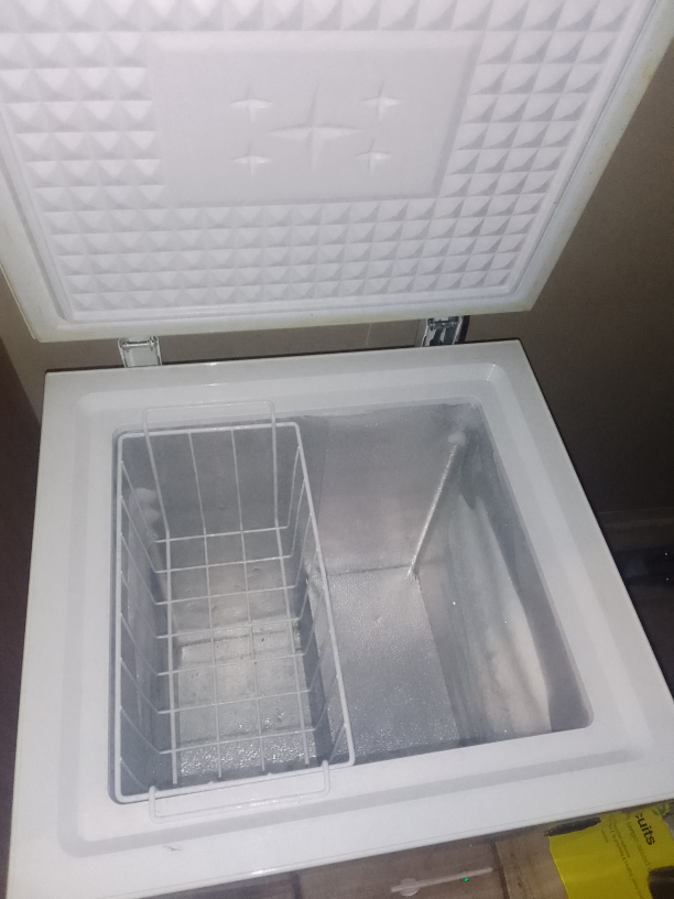 3.5 cubic feet deep freeze