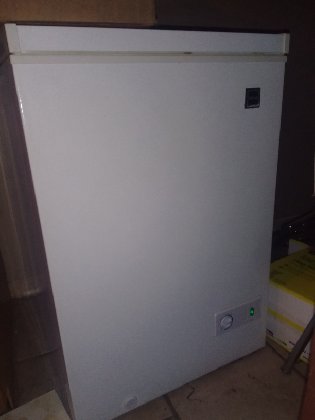 3.5 cubic feet deep freeze - photo 2