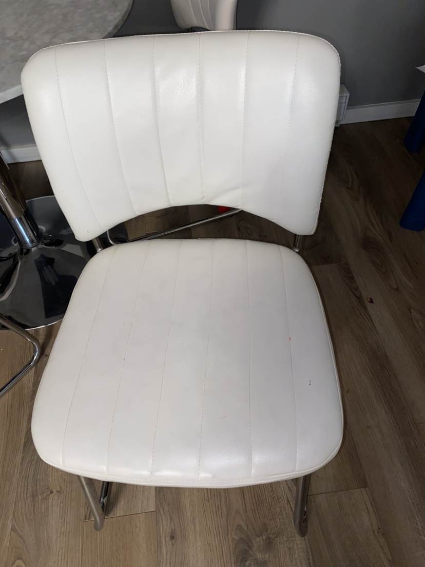 White chair ❄️