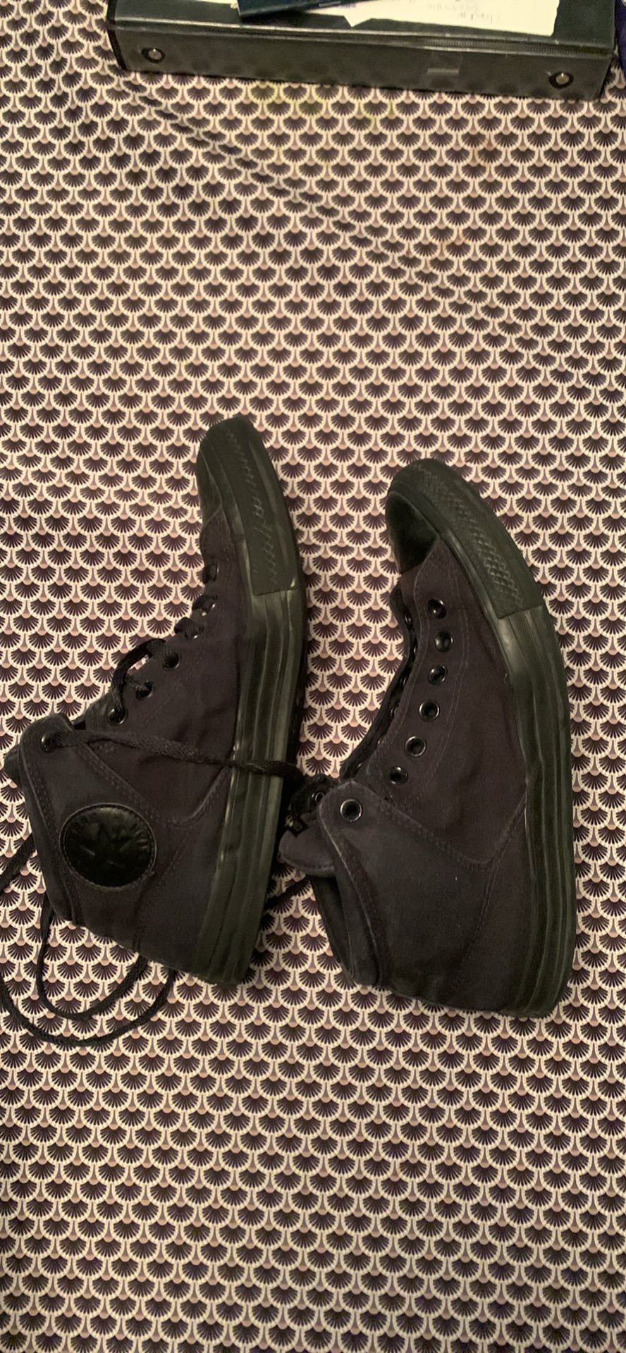 Black all star converse sneakers size 10 men or 12 women - photo 4