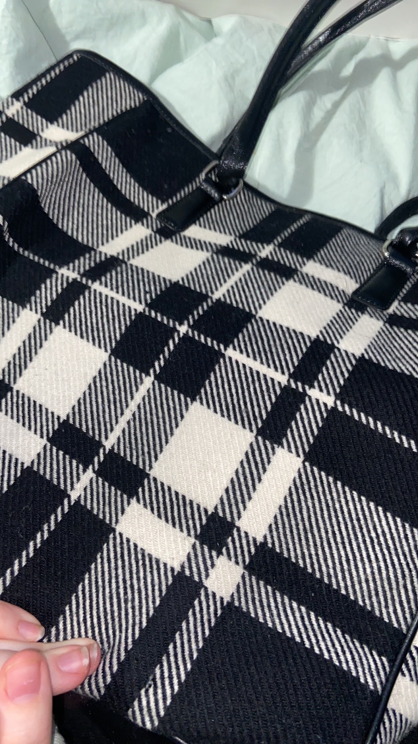 Banana Republic Large Purse image indicator(3)