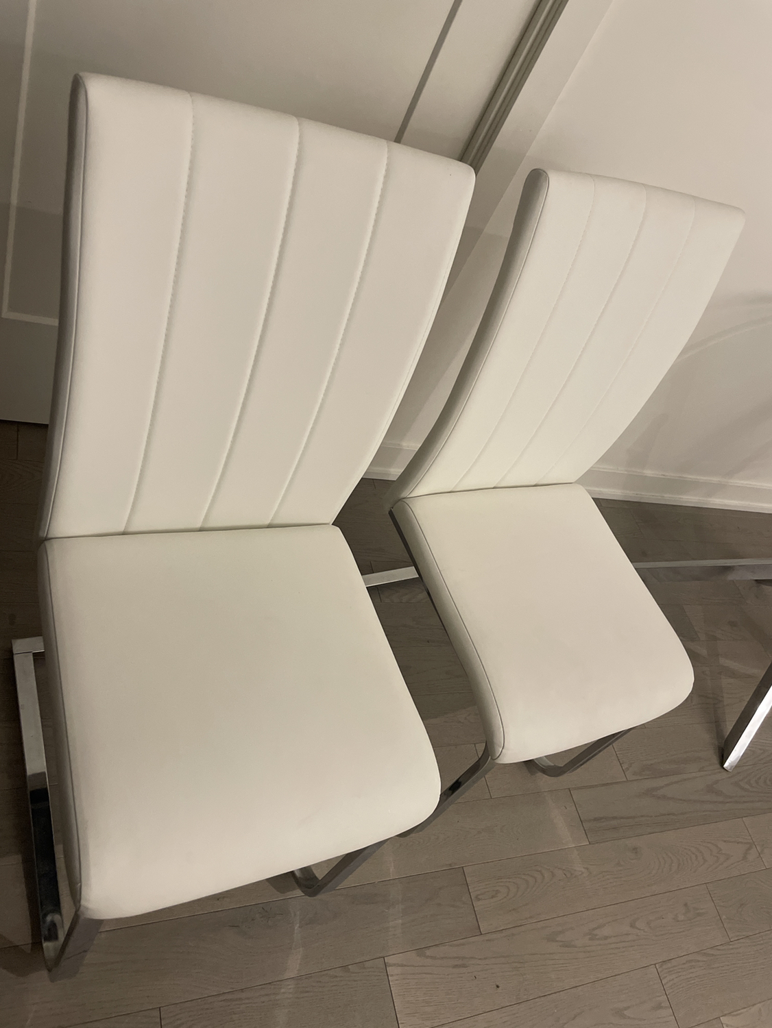 2 chairs image indicator(2)