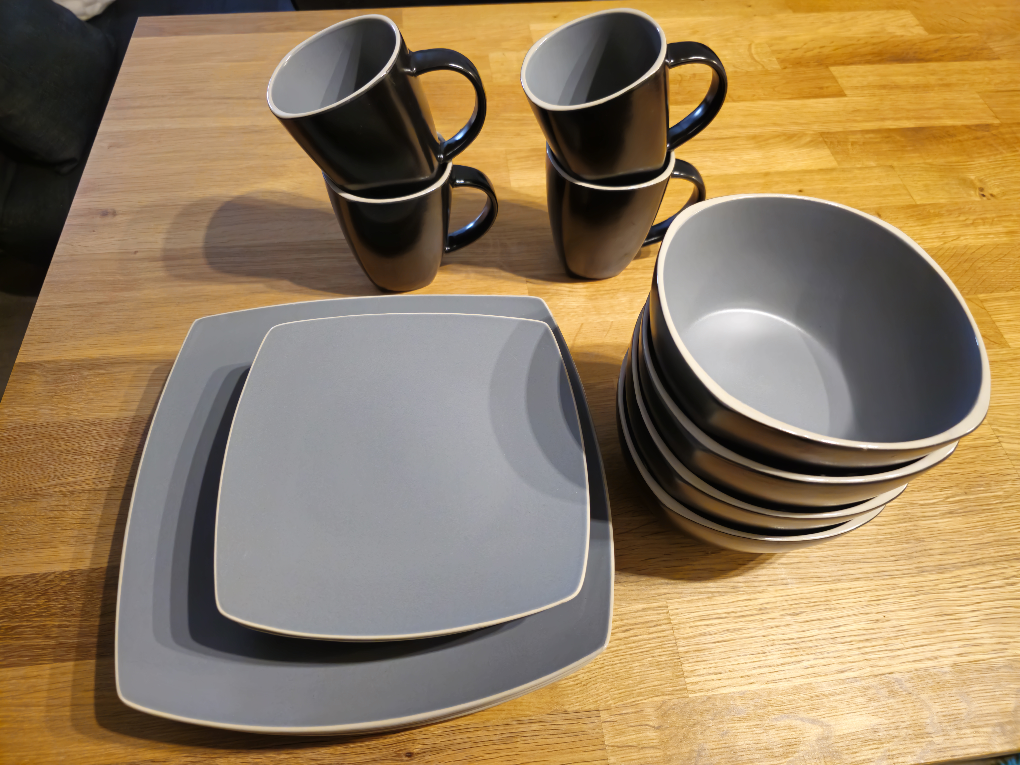 Gibson Overseas 16 Pieces Set Dinnerware