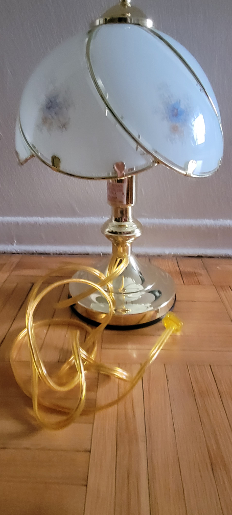 Side Table lamp # freecycle image indicator(2)