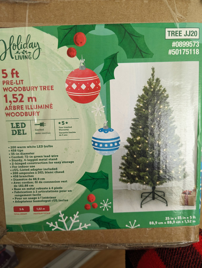 Christmas Tree  5ft pre-lit Woodbury Tree with 200 LED bulbs