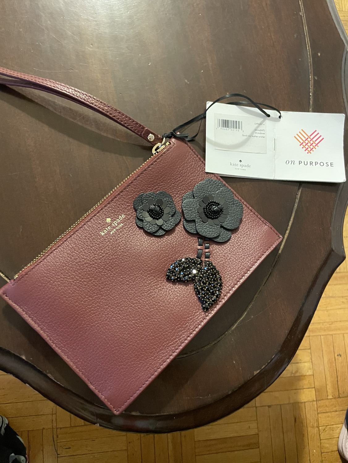 Kate Spade wallet image indicator(2)