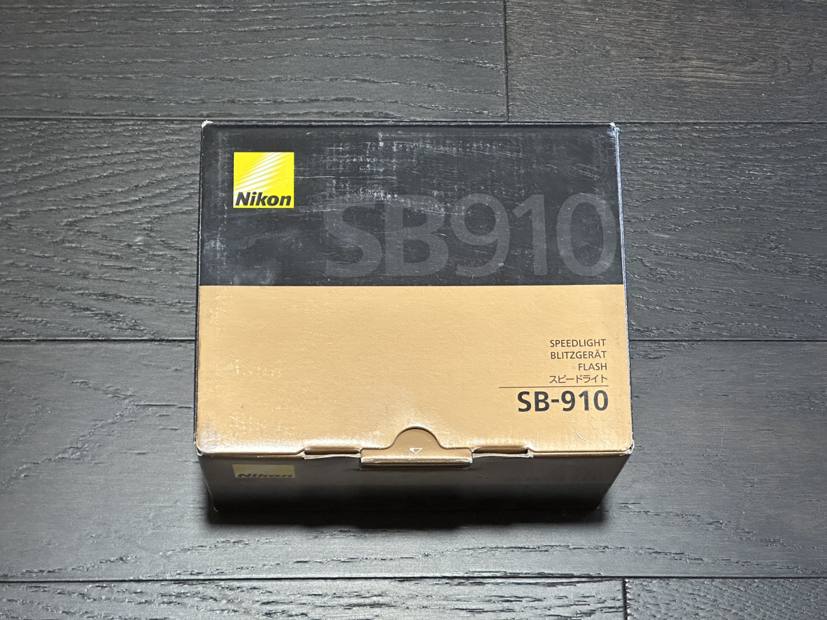 Nikon s SB-910 Speedlight flash gun thumbnail