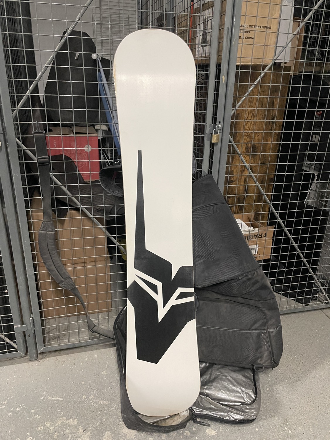 Snowbord/Bindings/Boots with great quality bag image indicator(2)